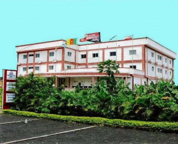 Peninsula Plaza Hotel